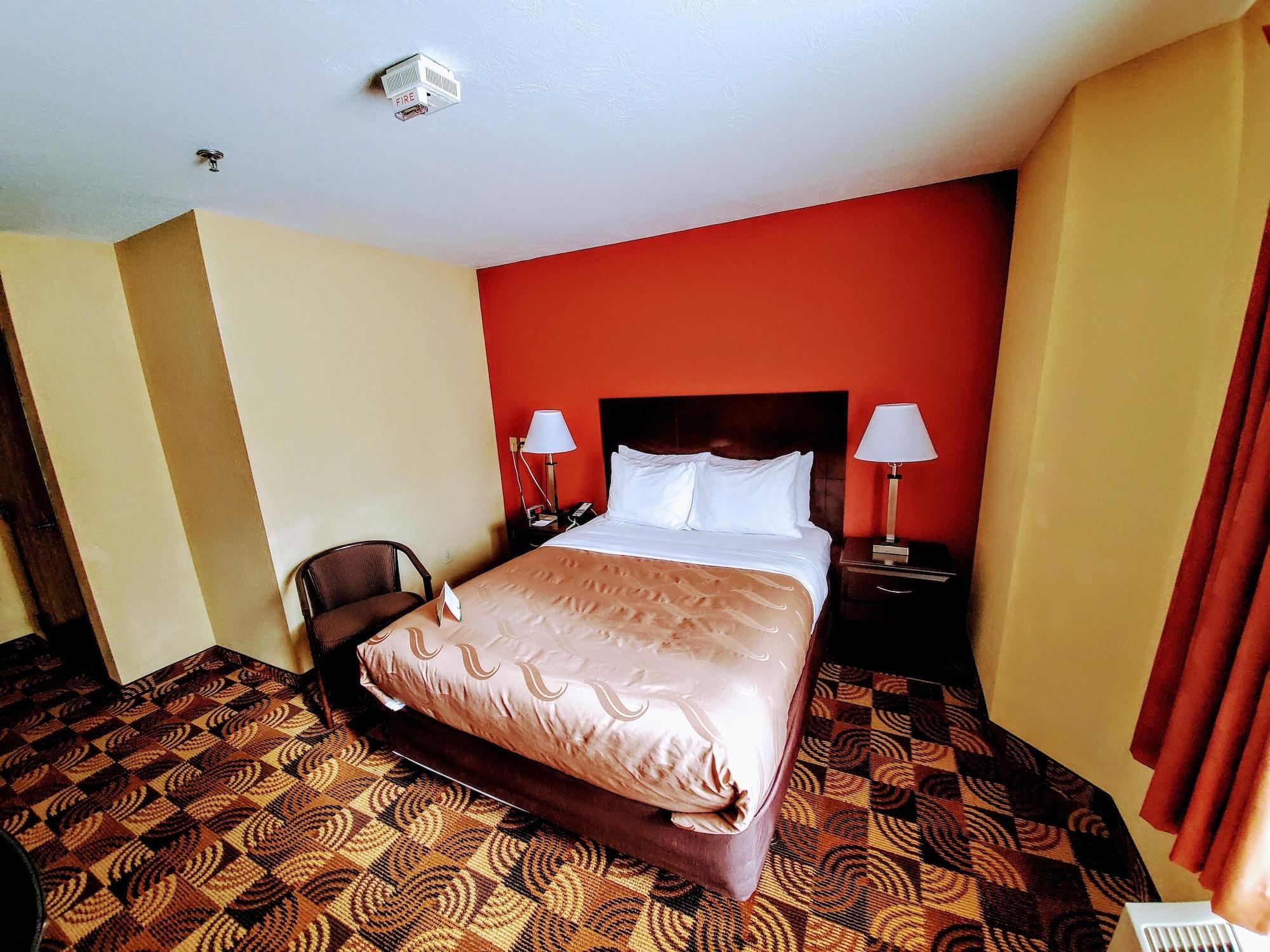 Quality Inn Brunswick Cleveland South Екстер'єр фото