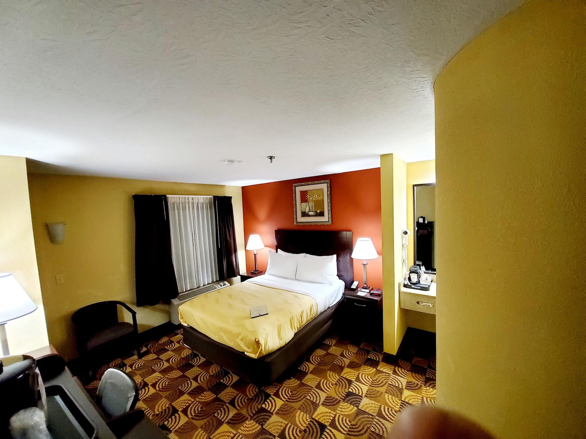 Quality Inn Brunswick Cleveland South Екстер'єр фото