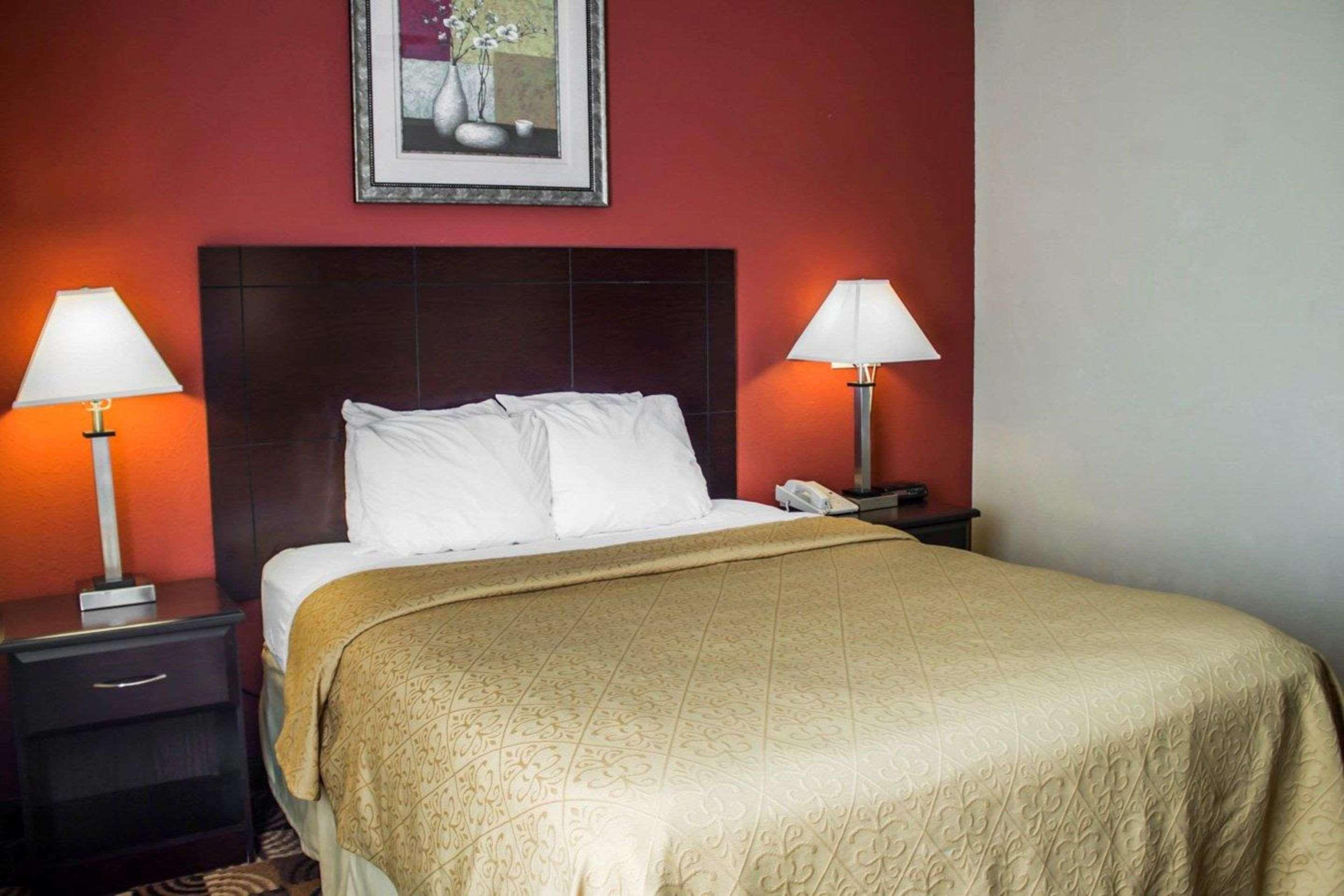 Quality Inn Brunswick Cleveland South Екстер'єр фото