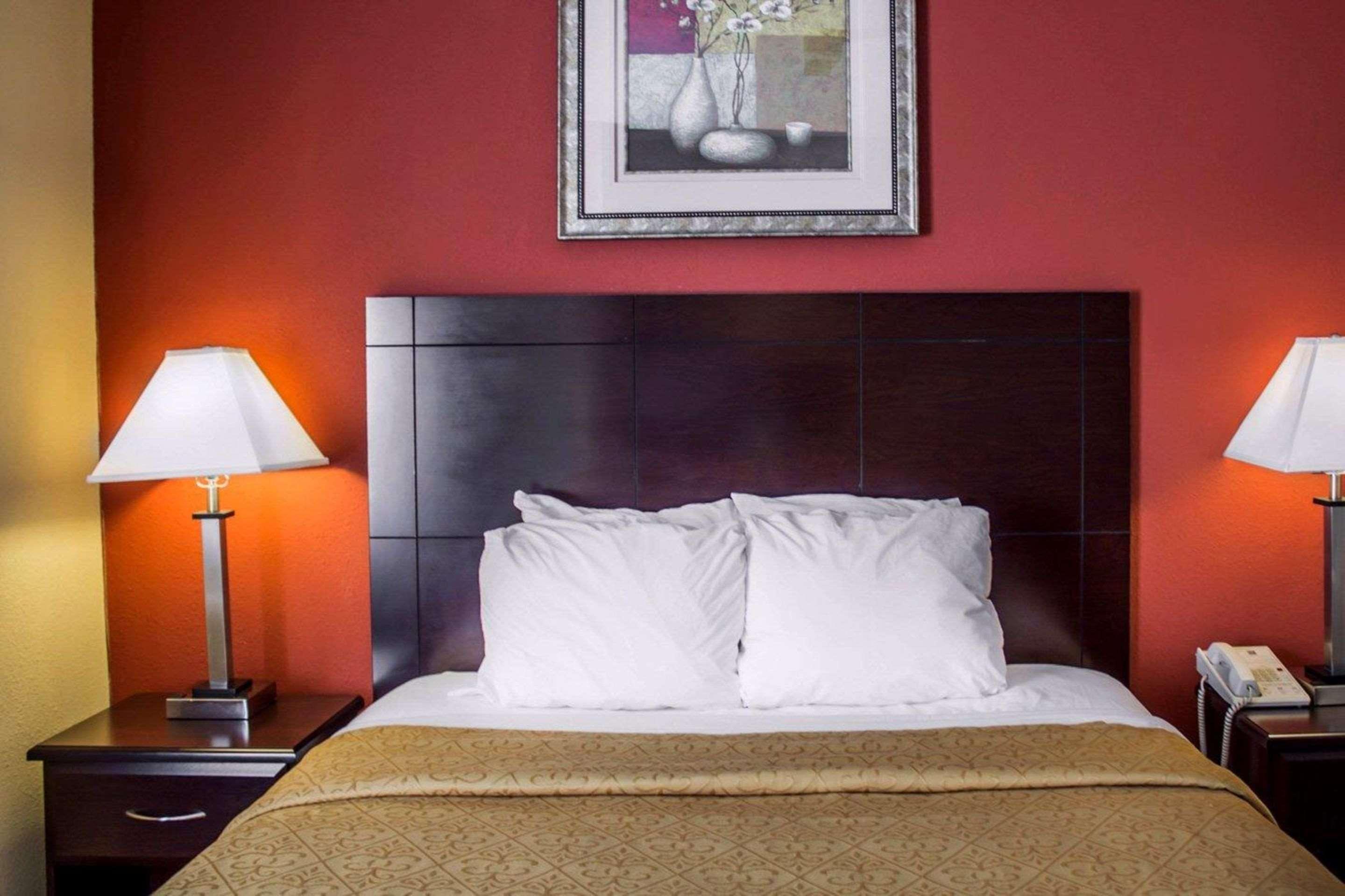 Quality Inn Brunswick Cleveland South Екстер'єр фото