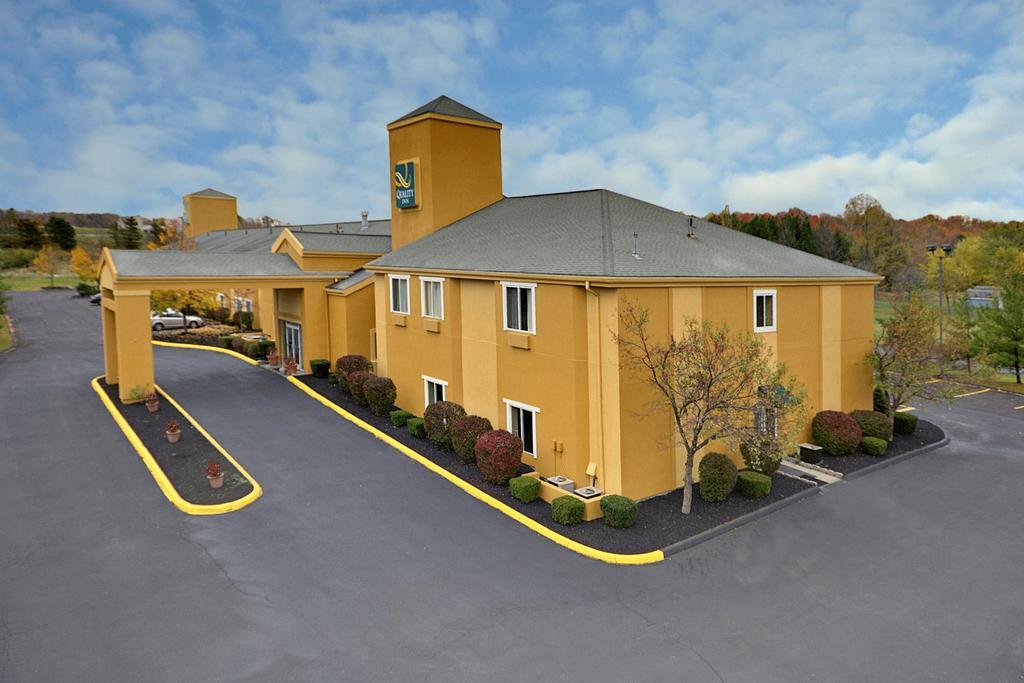 Quality Inn Brunswick Cleveland South Екстер'єр фото