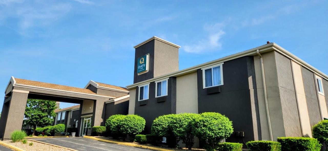 Quality Inn Brunswick Cleveland South Екстер'єр фото